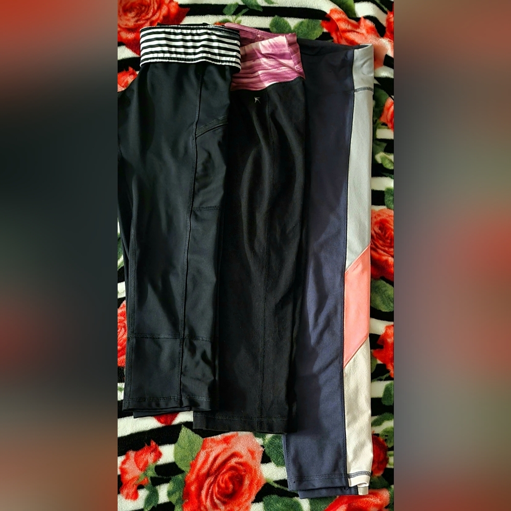 Cropped Leggings Size Small